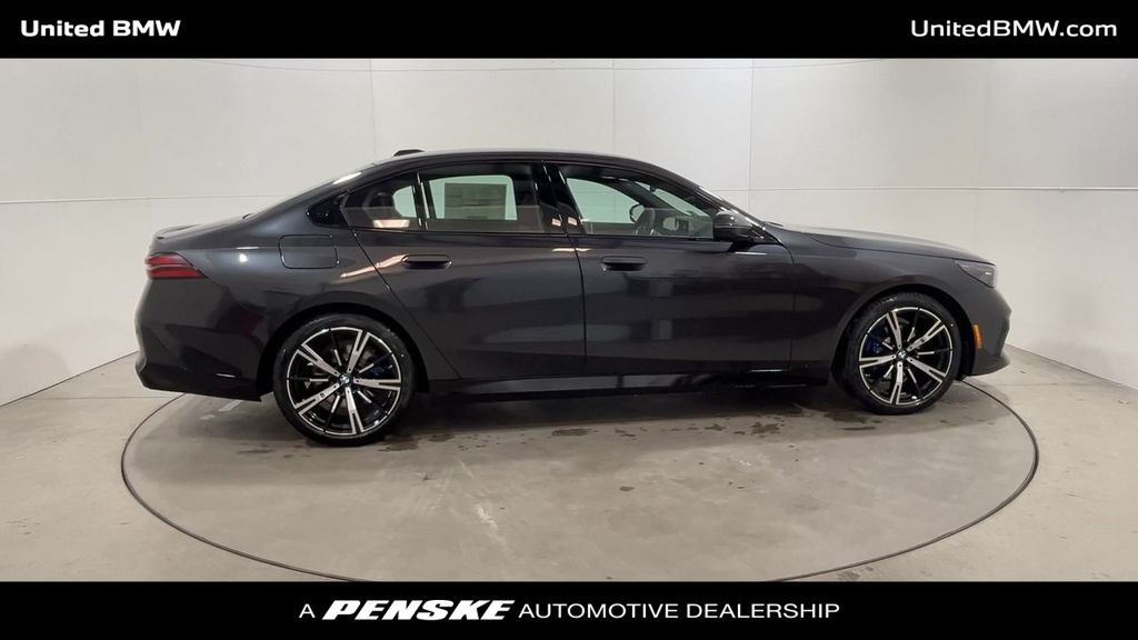 2025 BMW 5 Series 530i 9