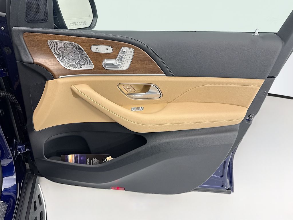 Thumbnail: 2026 Mercedes-Benz GLE - 24