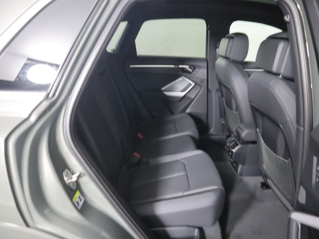 Thumbnail: 2025 Audi Q3 - 24