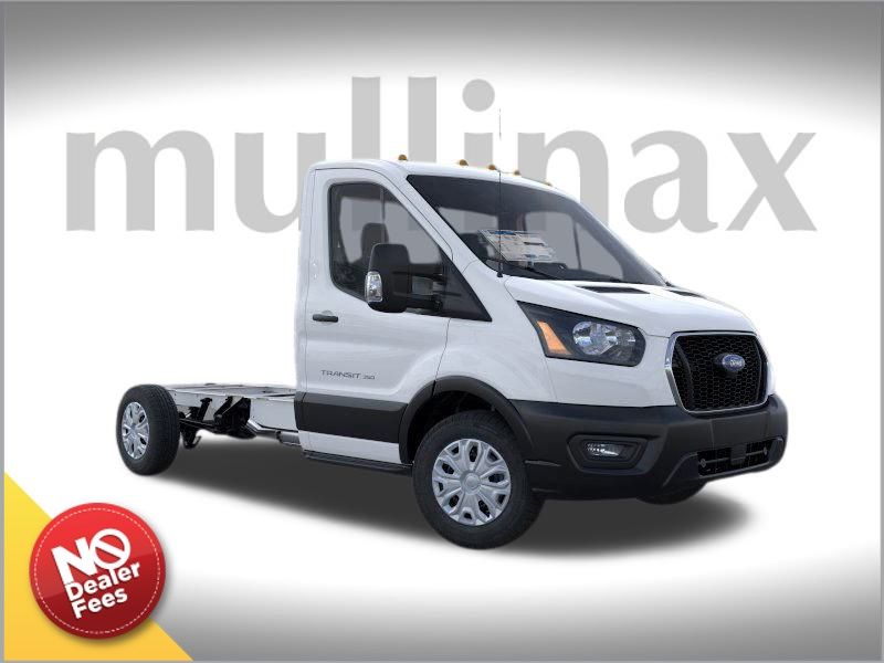 2025 Ford Transit Cutaway Base's photo