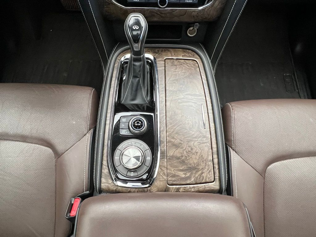 2021 INFINITI QX80 Premium Select 16