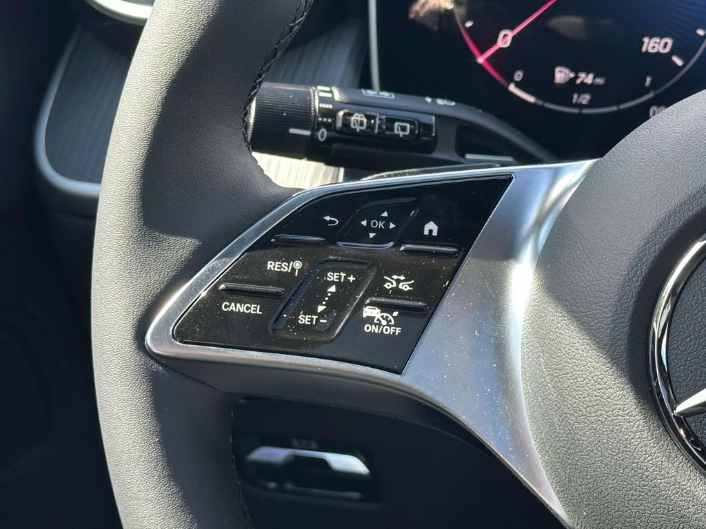 2025 Mercedes-Benz GLC 300 19