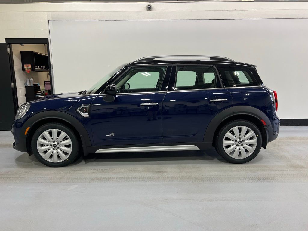 2019 MINI Cooper Countryman Iconic 2