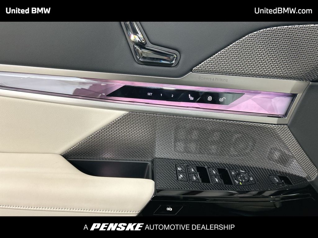 Thumbnail: 2025 BMW 7 Series - 11