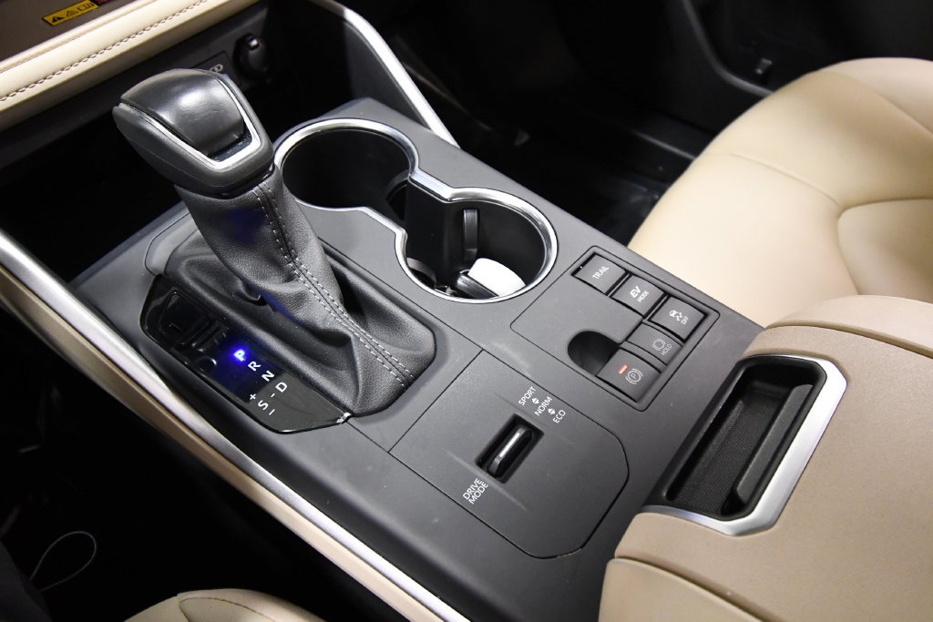 Used 2025 Toyota Highlander Hybrid SUV