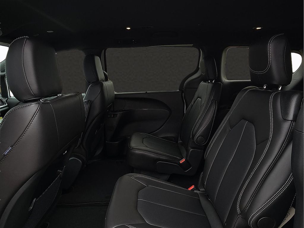 New 2026 Chrysler Pacifica For Sale in Farmington, AR