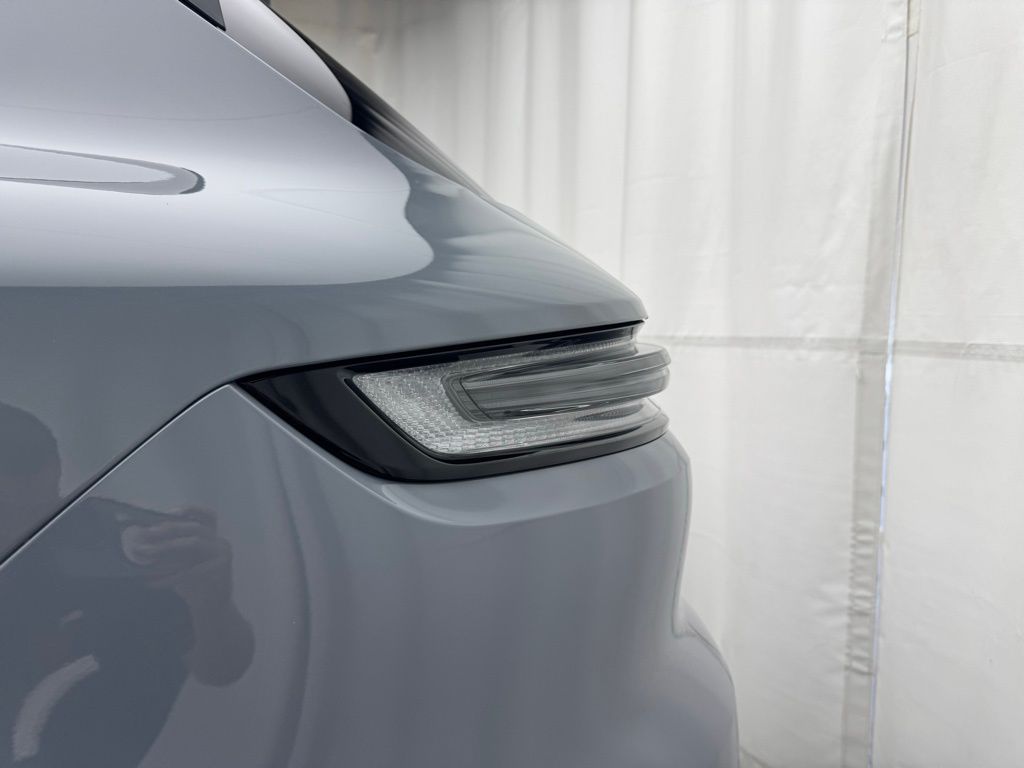 2025 Porsche Cayenne S 9