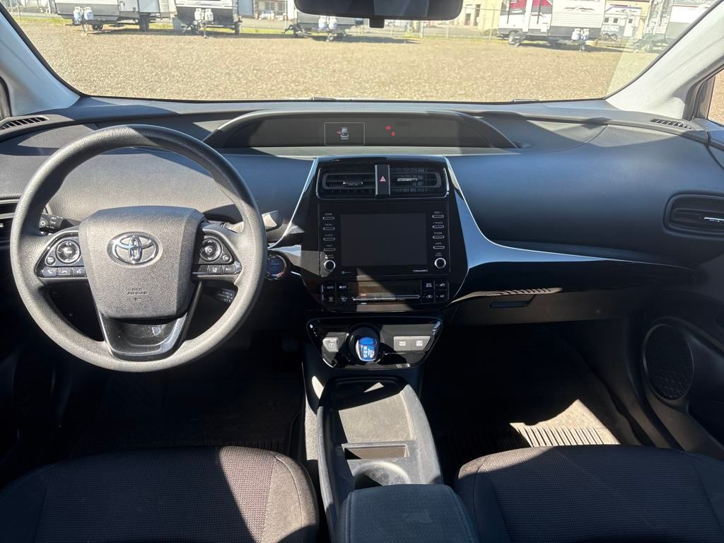 2022 Magnetic Gray Metallic Toyota Prius L FWD Hatchback