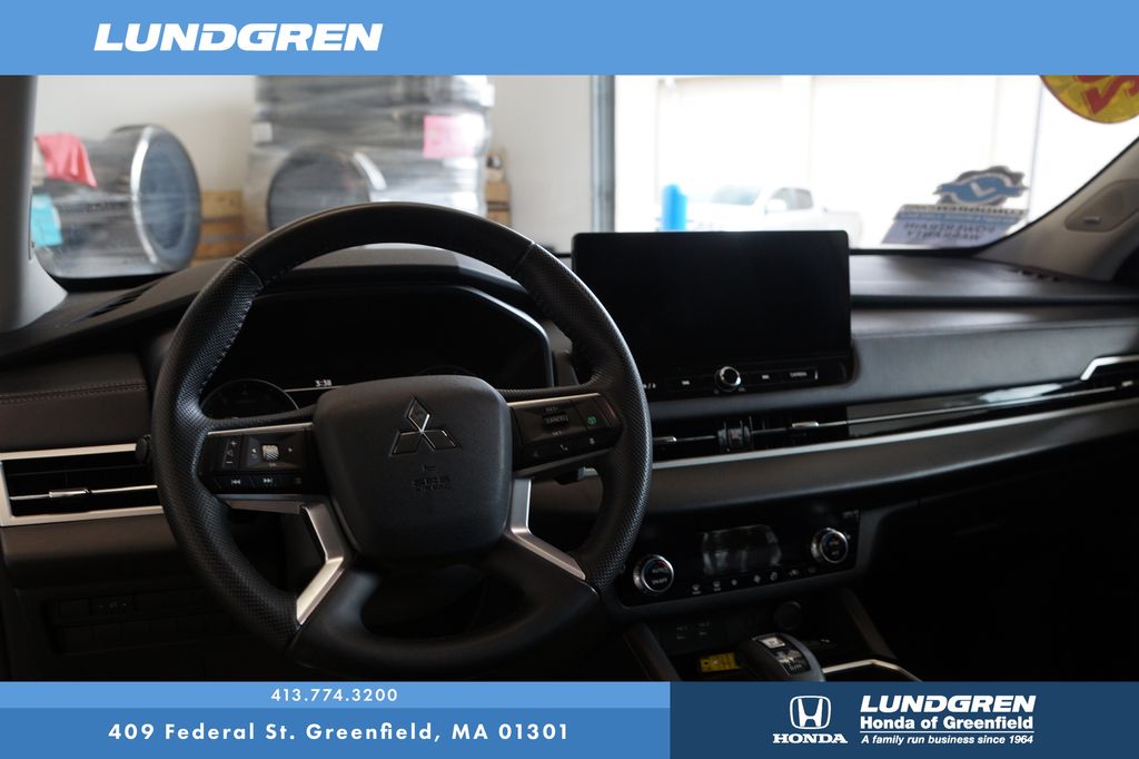 Used 2025 Mitsubishi Outlander SUV