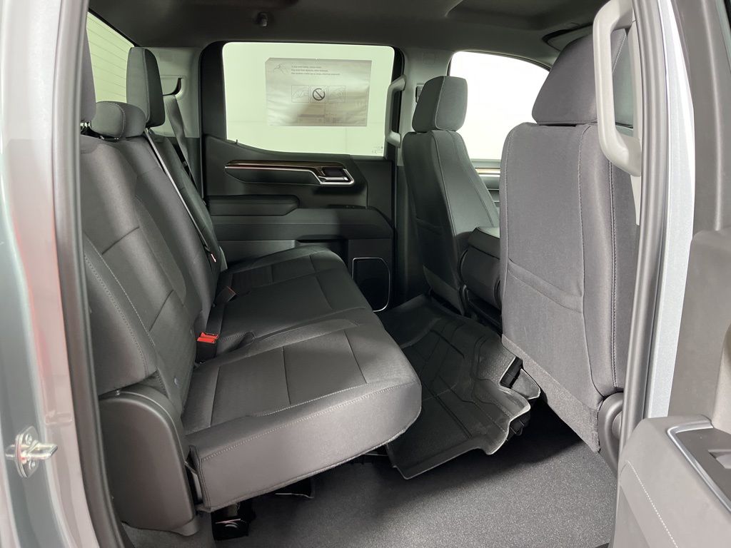 Thumbnail: 2026 Chevrolet Silverado 1500 - 12