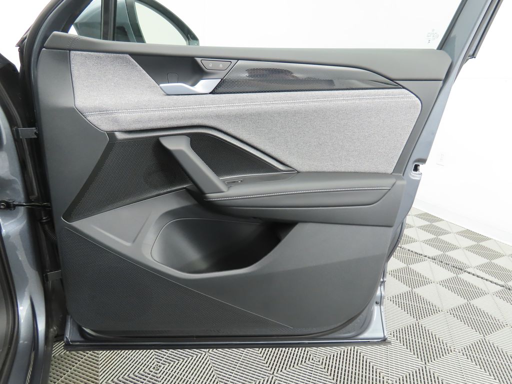 Thumbnail: 2025 Volkswagen Tiguan - 25