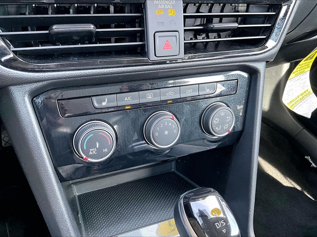 2025 Volkswagen Taos — photo 26