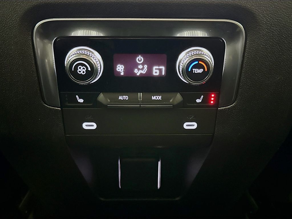 2022 GMC Yukon Denali photo