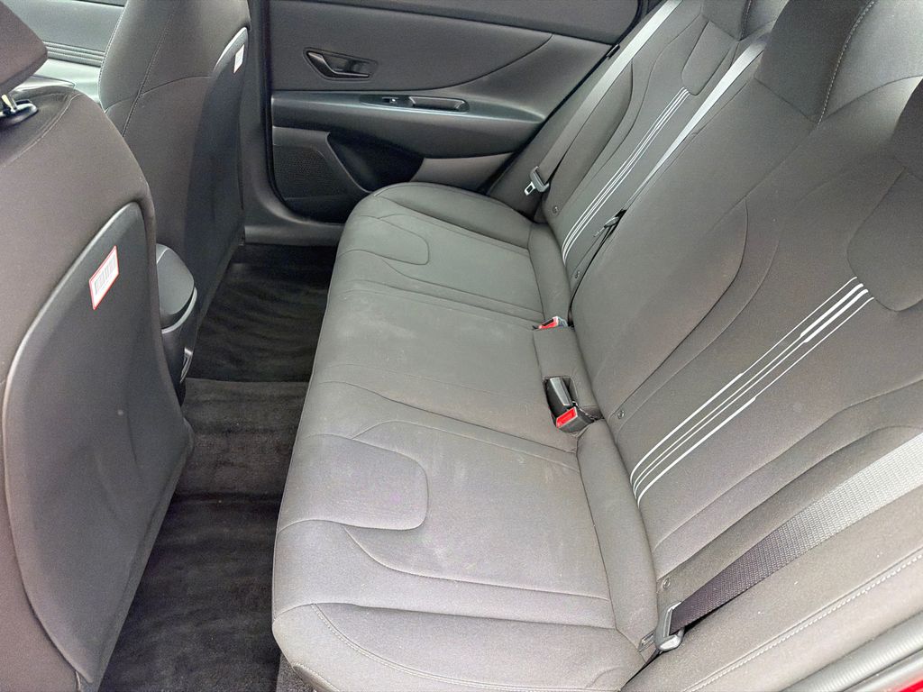 Used 2025 Red Hyundai SEL Sport image 17
