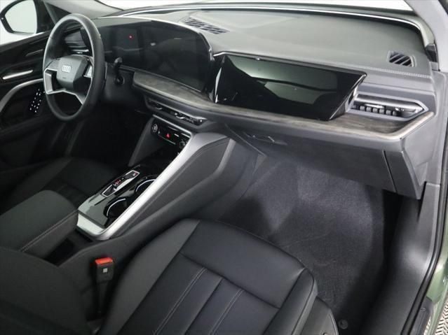 Thumbnail: 2025 Audi Q5 - 19