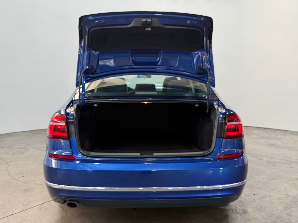 2017 Volkswagen Passat 1.8T SE