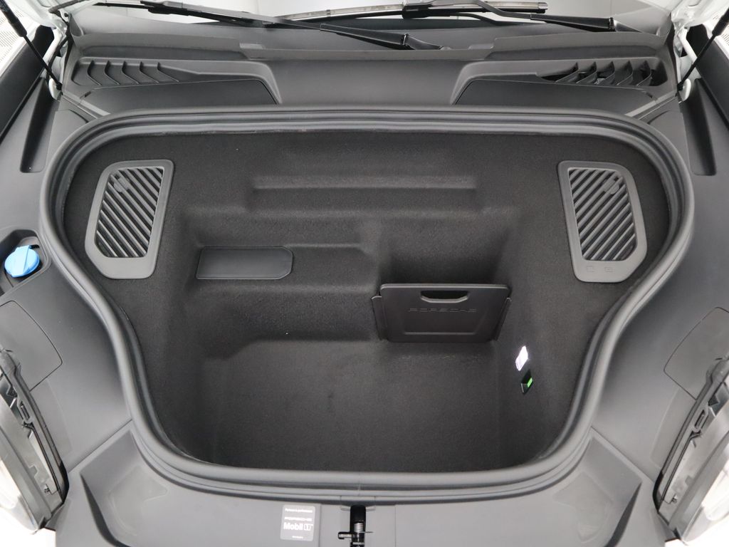 Thumbnail: 2025 Porsche Macan - 32
