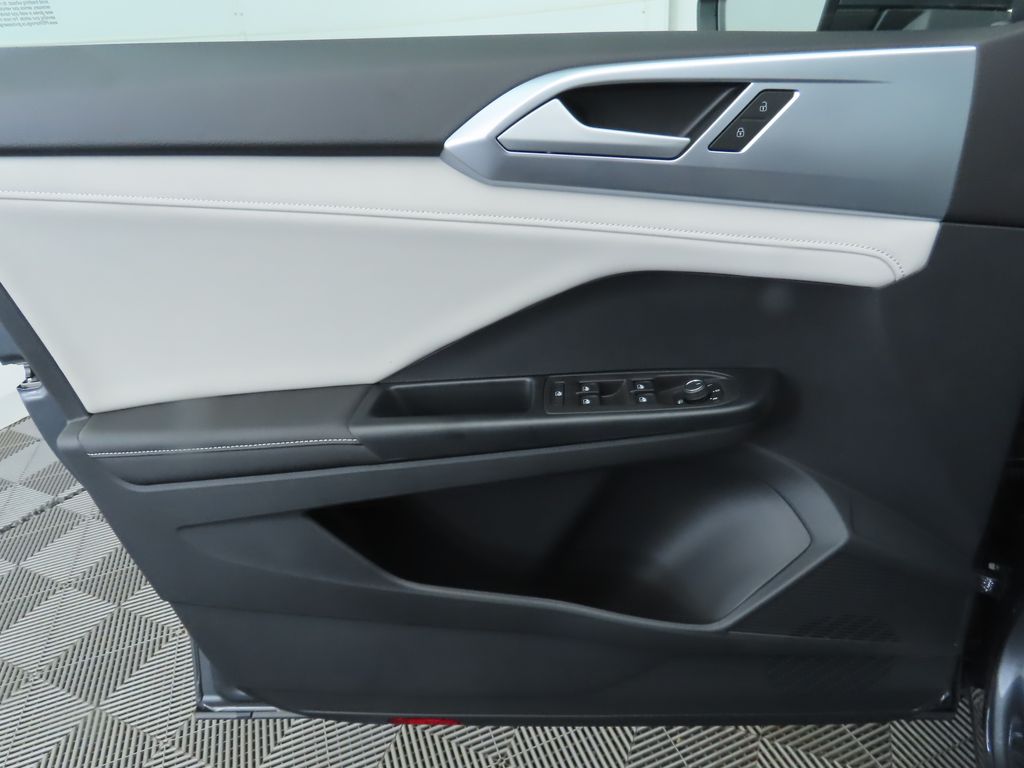Thumbnail: 2025 Volkswagen Taos - 25