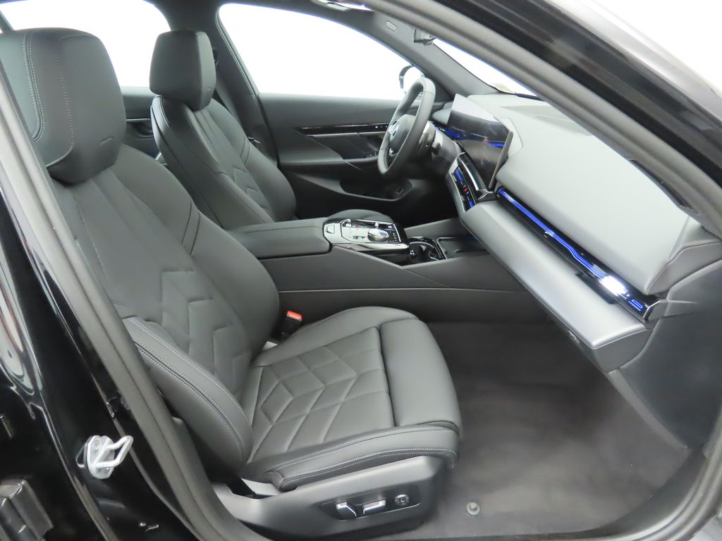 2024 BMW 5 Series 530i xDrive 20