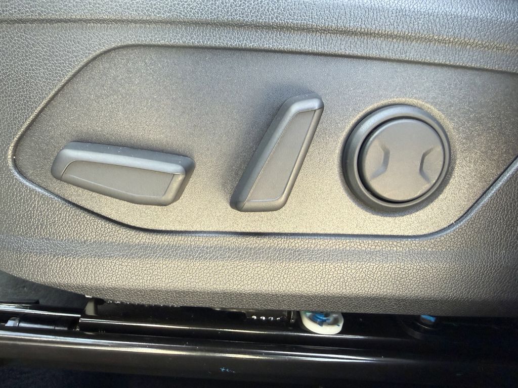 new 2026 Kia Sorento car, priced at $33,591