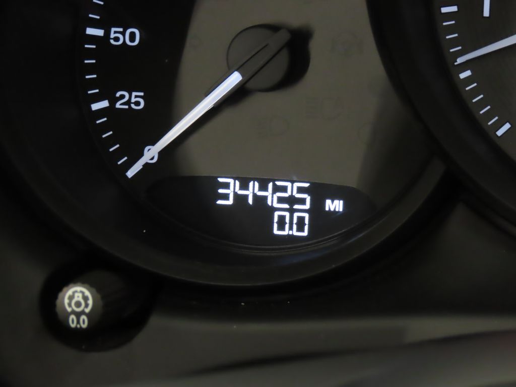 Thumbnail: 2023 Porsche Macan - 17