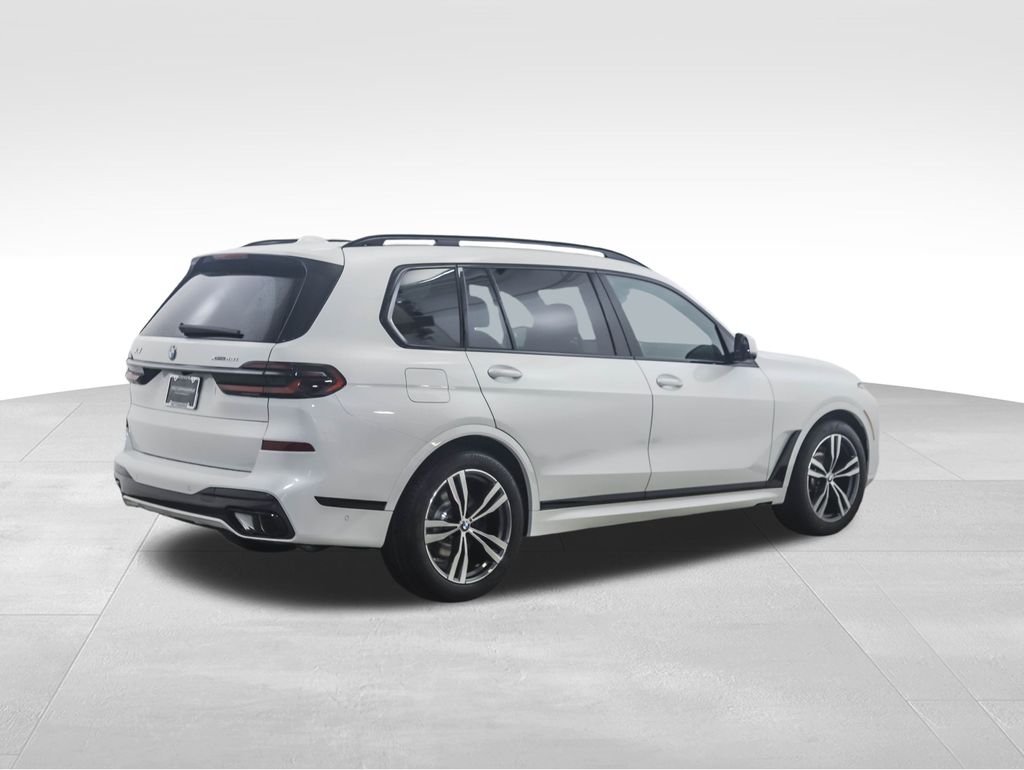 Thumbnail: 2026 BMW X7 - 5