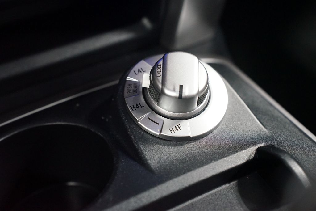 Thumbnail: 2022 Toyota 4Runner - 23