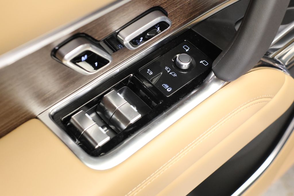 Thumbnail: 2026 Land Rover Range Rover - 29