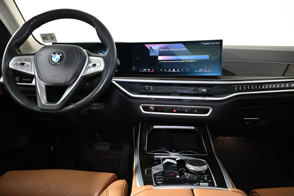 Thumbnail: 2024 BMW X7 - 16