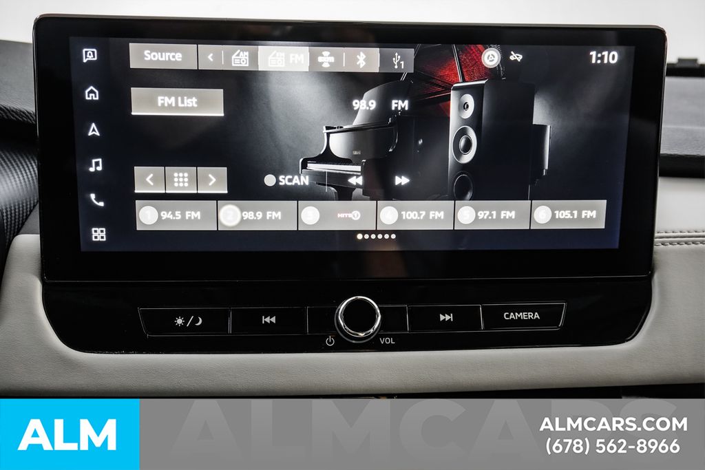 Used 2025 White Mitsubishi SE image 37