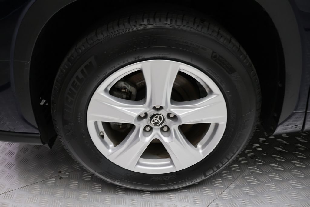 Thumbnail: 2025 Toyota Highlander - 4