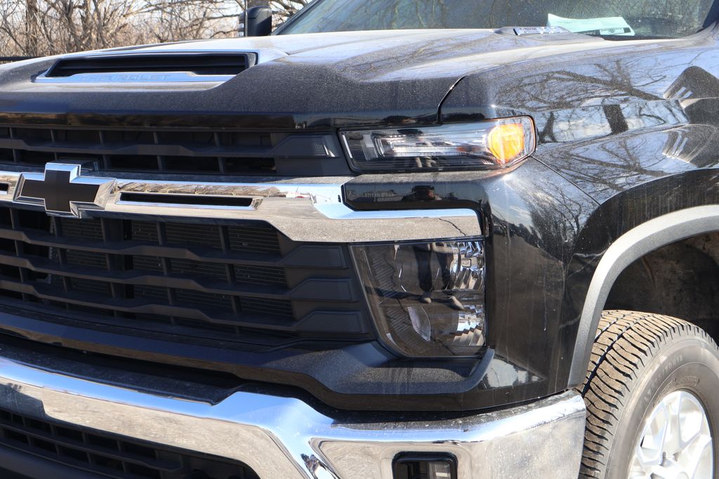 Thumbnail: 2024 Chevrolet Silverado 2500 - 3