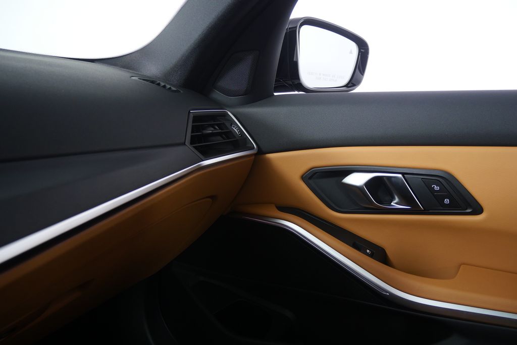 Thumbnail: 2024 BMW 3 Series - 30