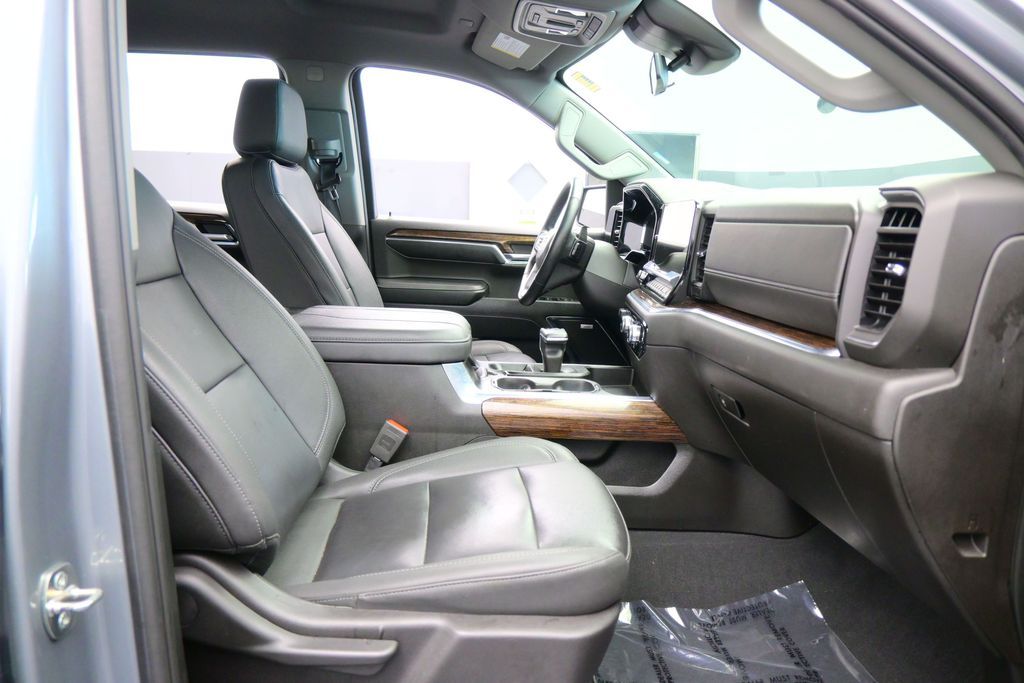 Used 2024 Sterling Metallic GMC Elevation image 54