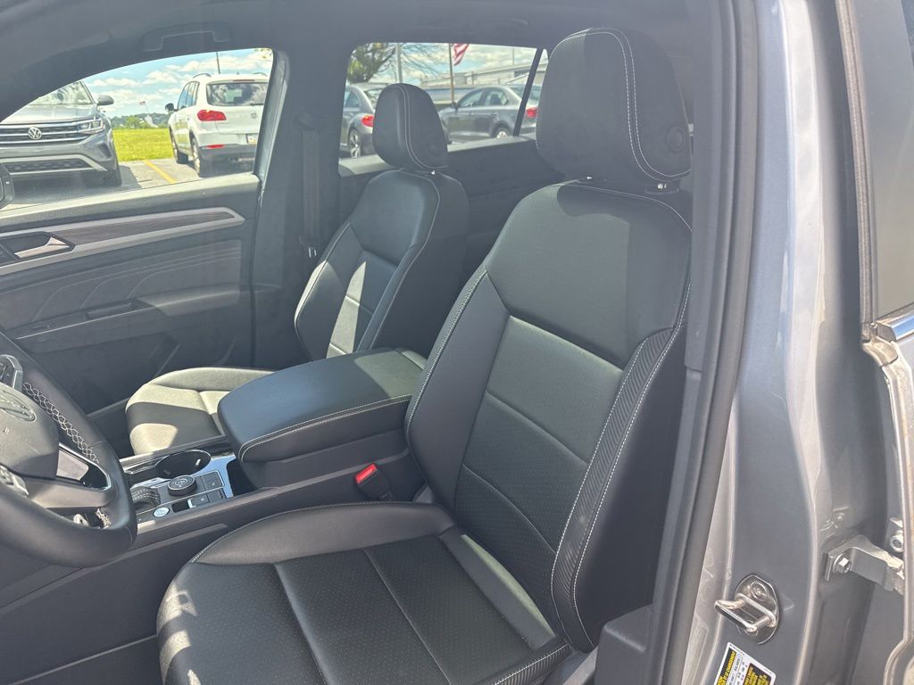 2023 Volkswagen Atlas Cross Sport 2.0T SE w/Technology Silver at Subaru and VW of Moon Township