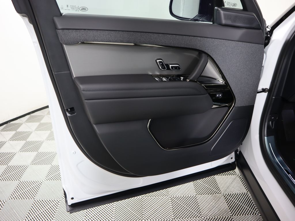 Thumbnail: 2026 Land Rover Range Rover Sport - 25