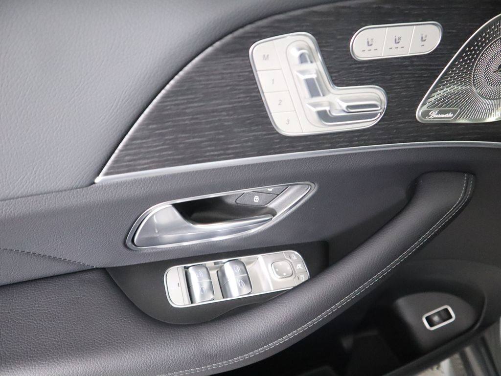 Thumbnail: 2026 Mercedes-Benz GLE - 24