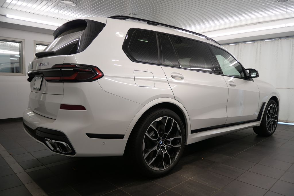 2025 BMW X7 M60i 7