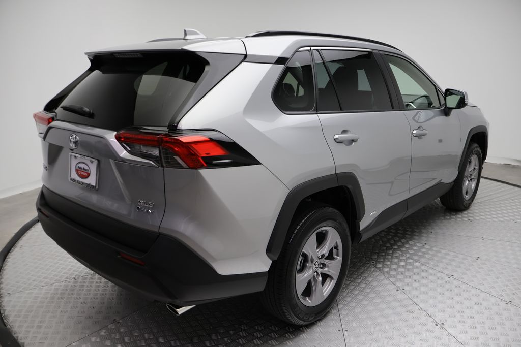 Thumbnail: 2025 Toyota RAV4 - 8