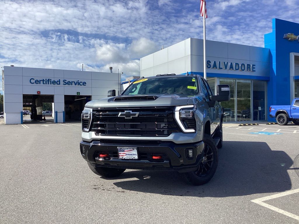 Sterling Gray Metallic 2026 Chevrolet Silverado 2500HD Pickup Truck Four-Wheel Drive Automatic