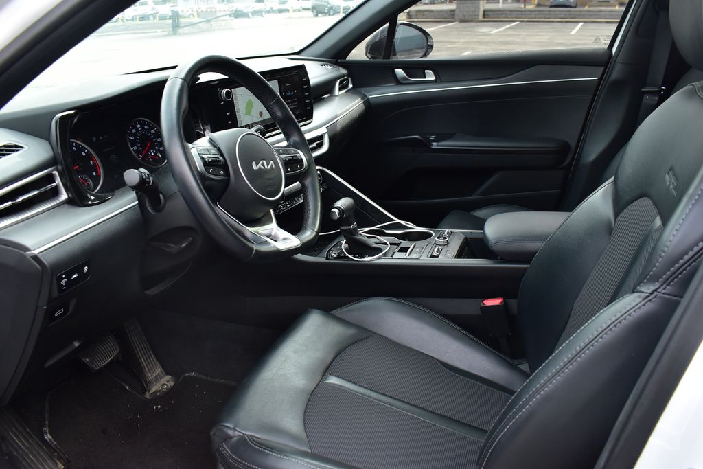 2023 Kia K5 GT-Line 10