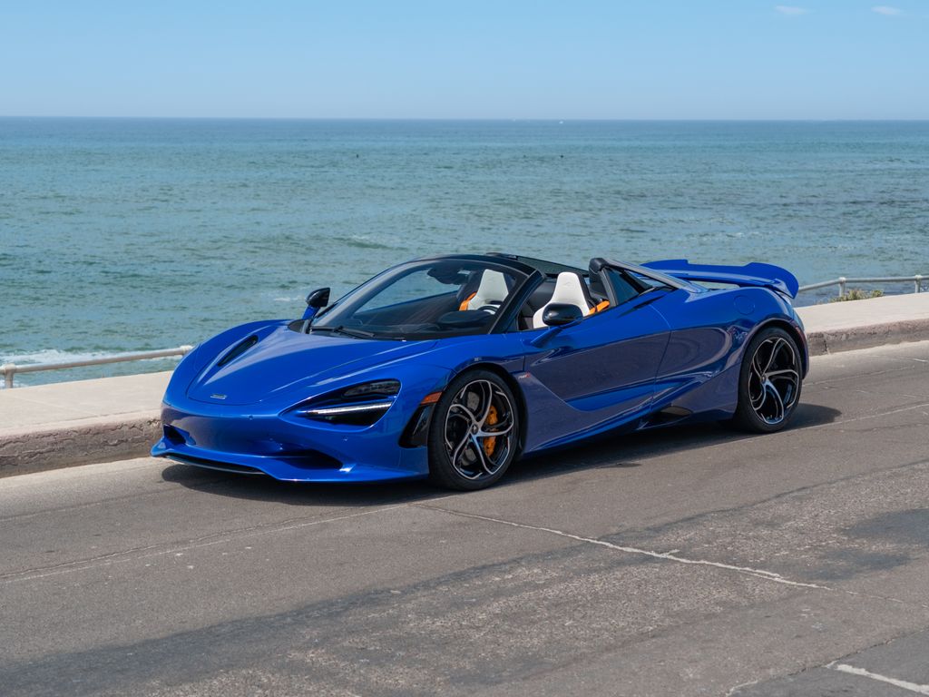 Aurora Blue 2025 McLaren 750S Convertible Rear-Wheel Drive 7-Speed Automatic