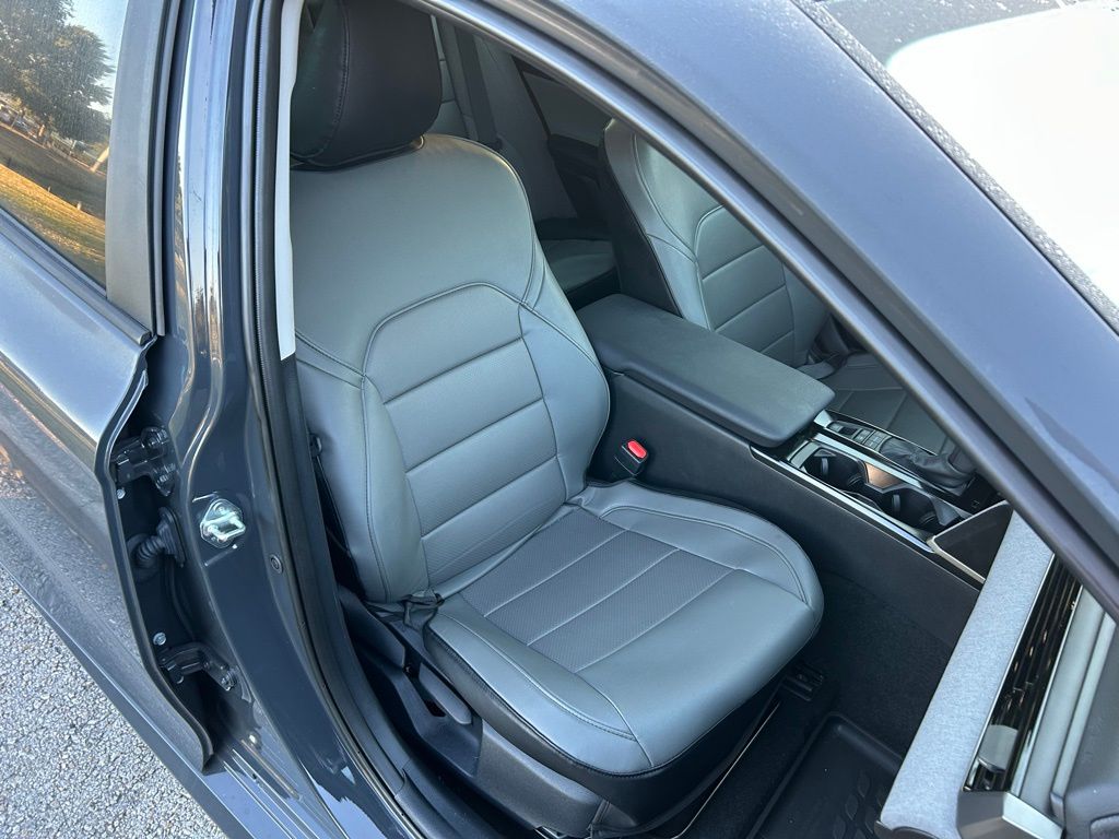 Thumbnail: 2025 Toyota Camry - 15