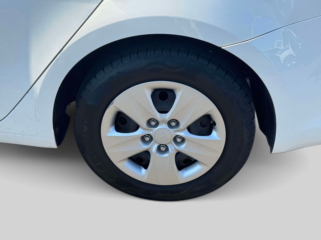 Used 2017 White Kia LX image 30