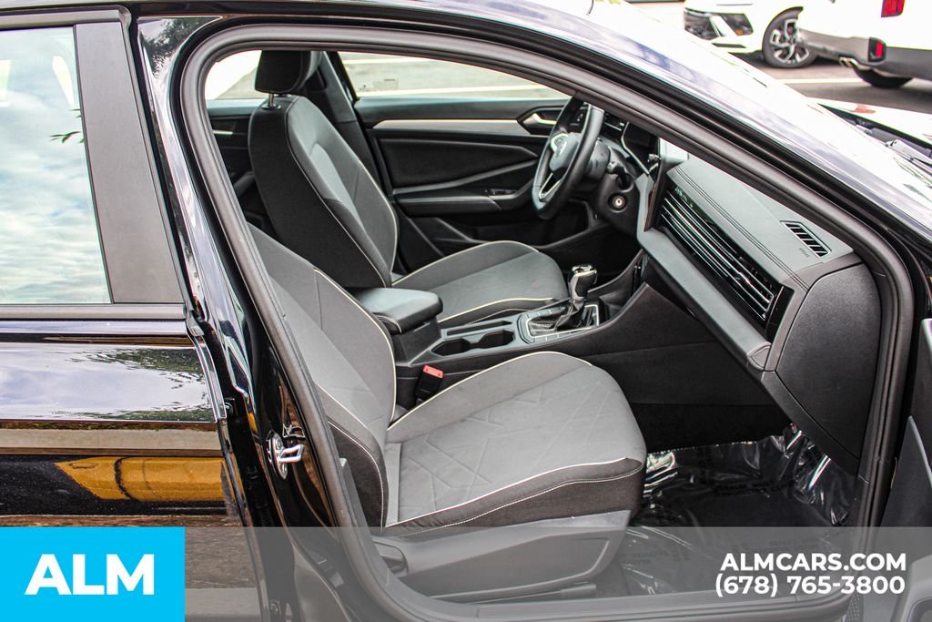 Used 2025 Black Volkswagen 1.5T Sport image 20