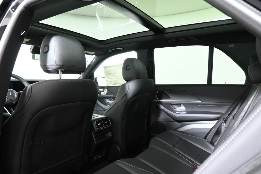 Thumbnail: 2026 Mercedes-Benz GLE - 26