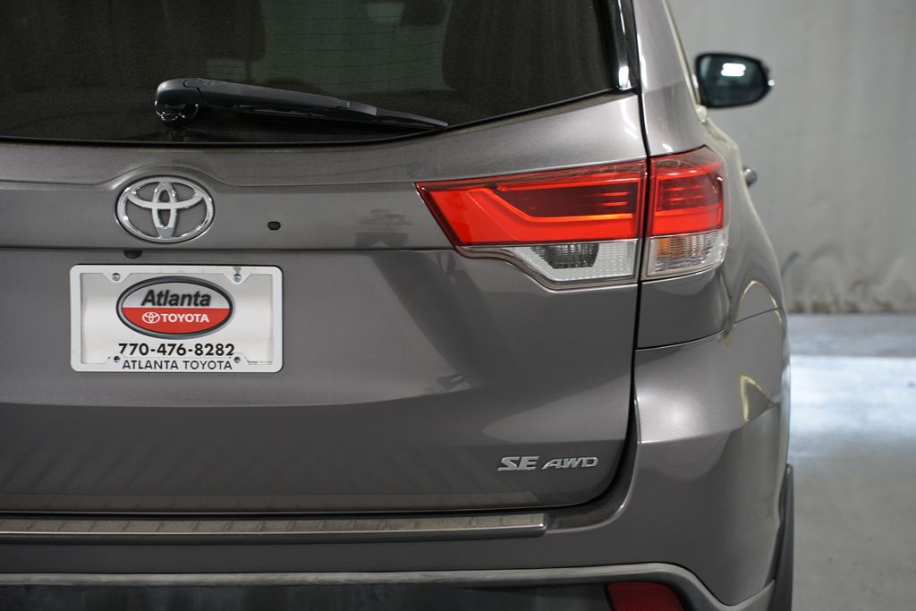 Thumbnail: 2018 Toyota Highlander - 10