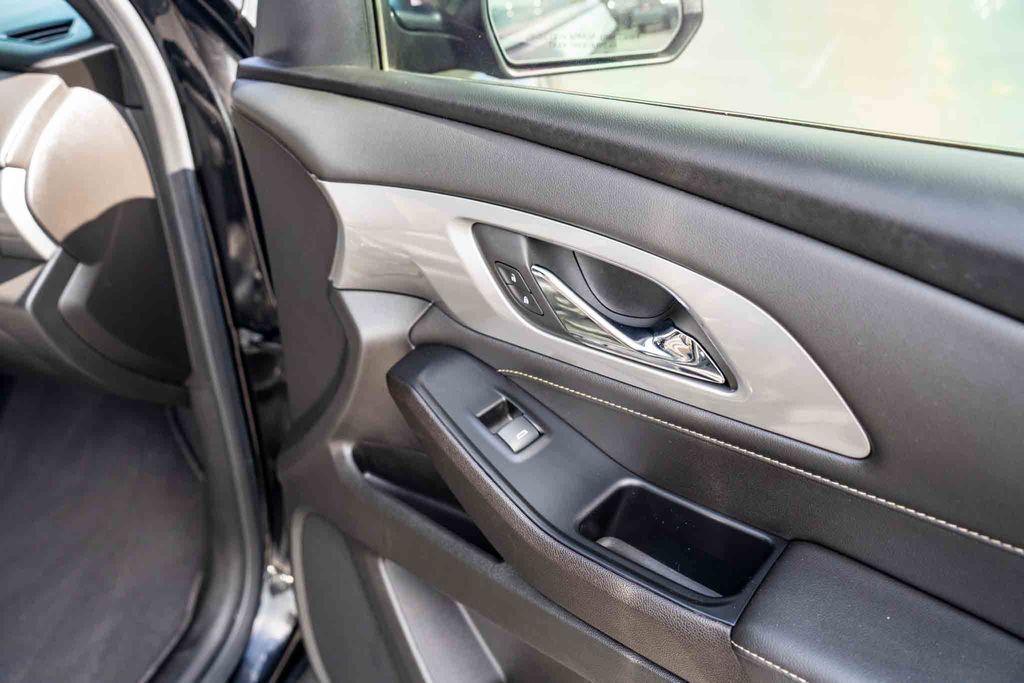 Used Car 2023 Chevrolet Traverse  Lt Leather For Sale Under $30,000 In Austin, Texas