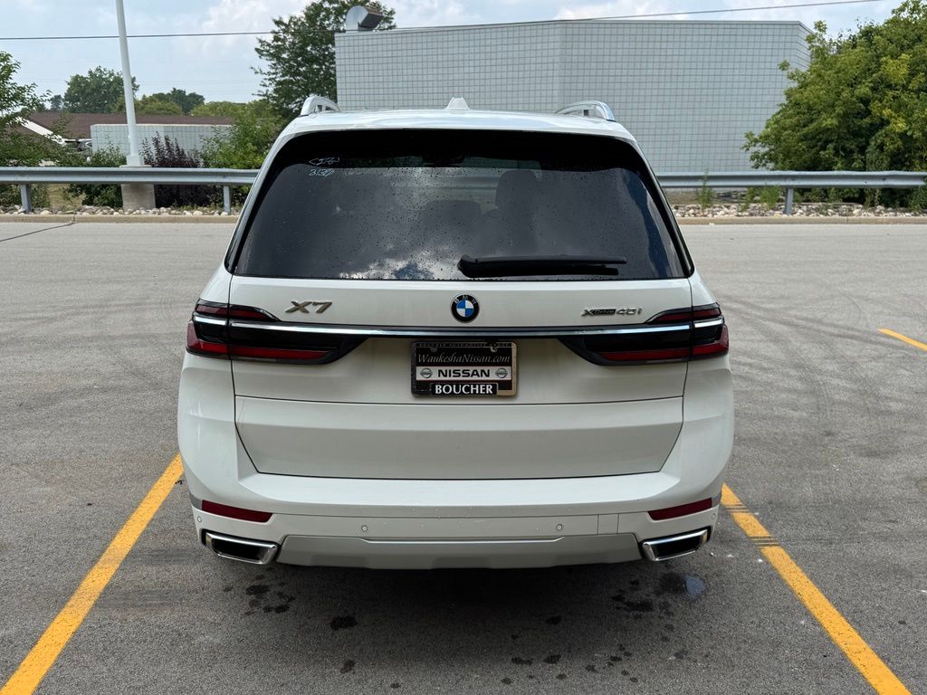 Used 2026 Alpine White BMW xDrive40i image 5