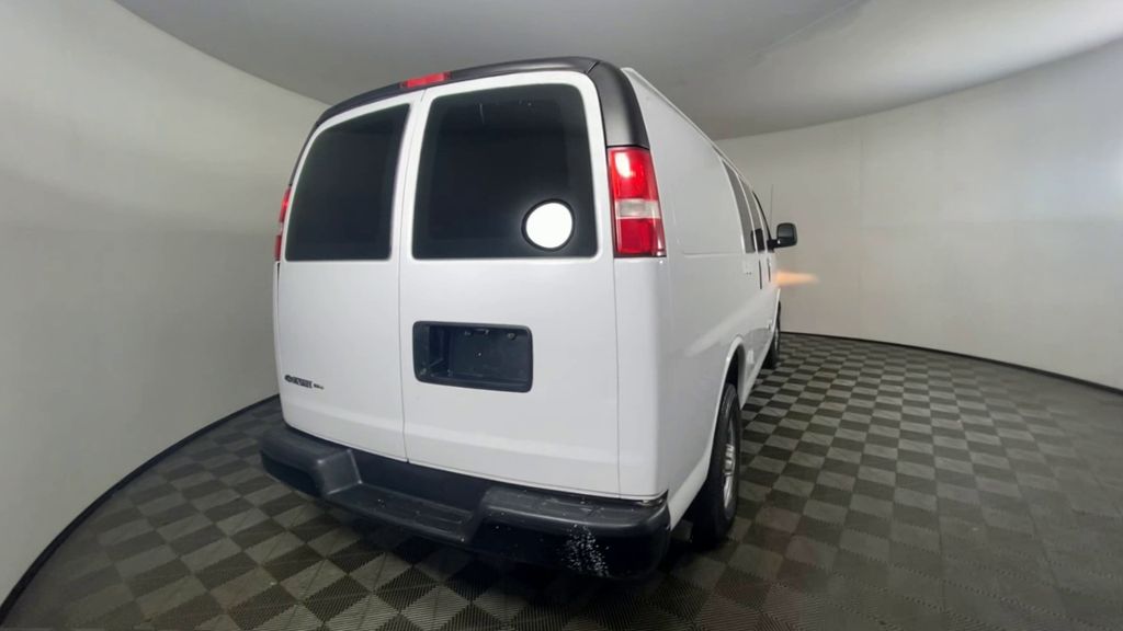 2017 Chevrolet Express 2500 Work Van 8